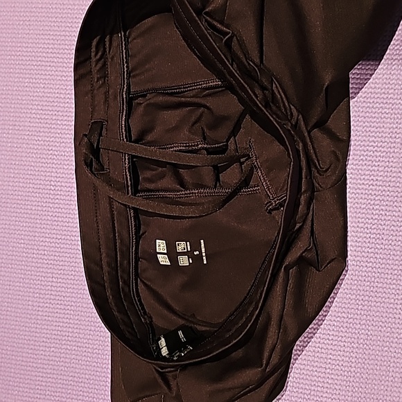 Uniqlo dry shorts - Picture 3 of 3